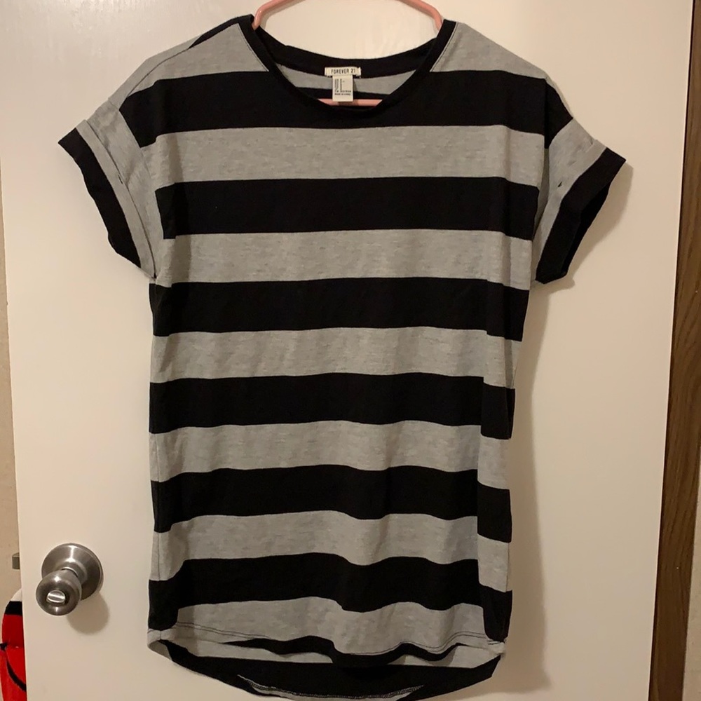 forever21 t-shirt.